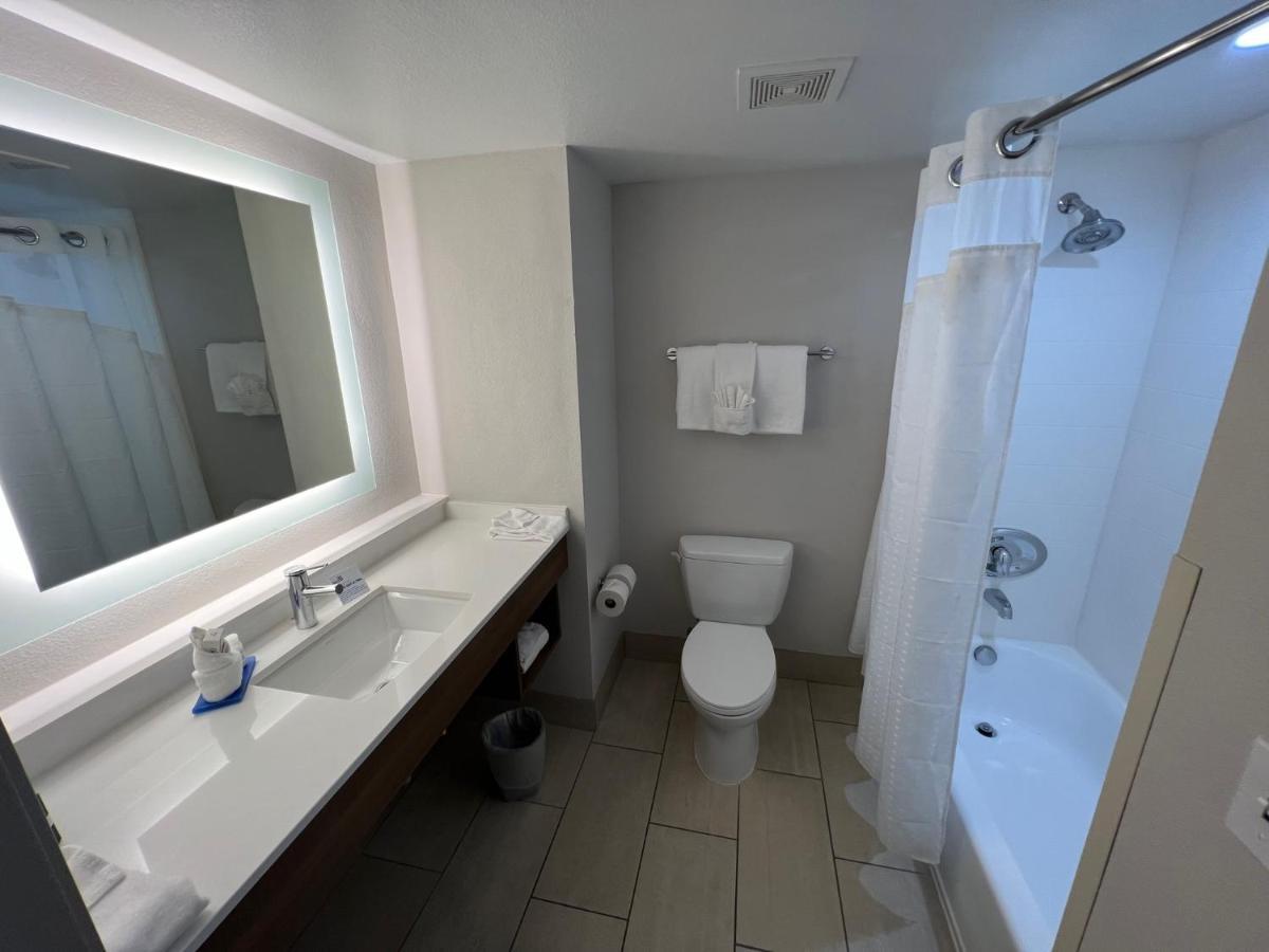 Holiday Inn Express Hotel & Suites Lake Elsinore By Ihg Exterior photo