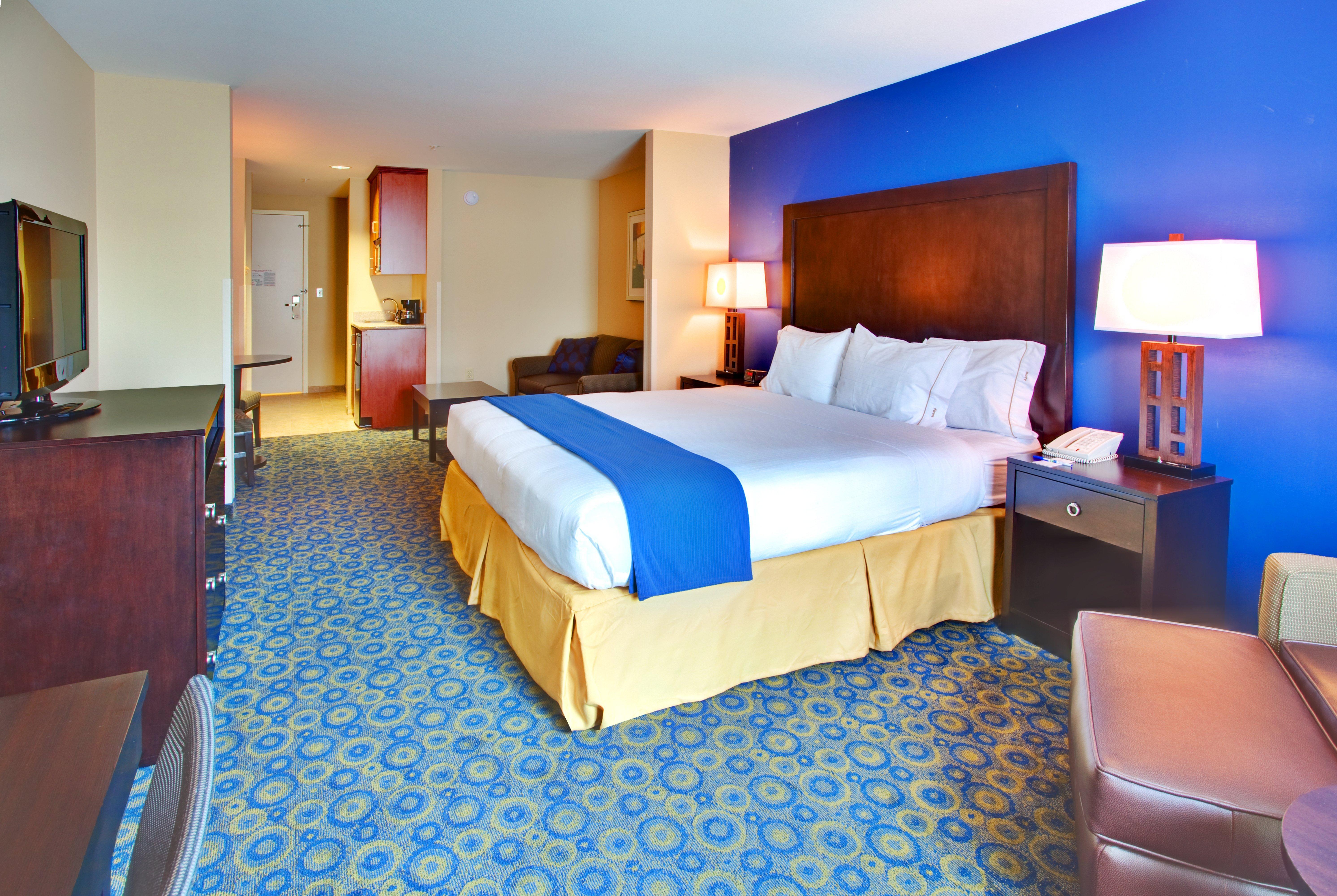 Holiday Inn Express Hotel & Suites Lake Elsinore By Ihg Exterior photo