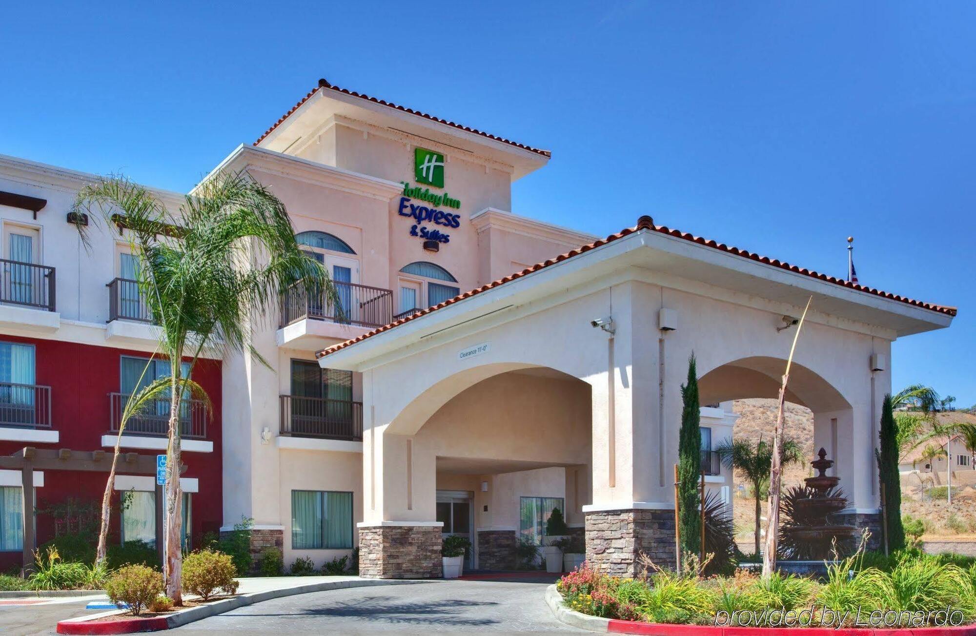 Holiday Inn Express Hotel & Suites Lake Elsinore By Ihg Exterior photo